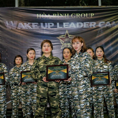 Wake up leader camp: 100 học viên bứt phá trở thành người lãnh đạo tối cao